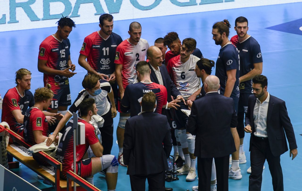 Vero Volley Monza, esonerato l’allenatore