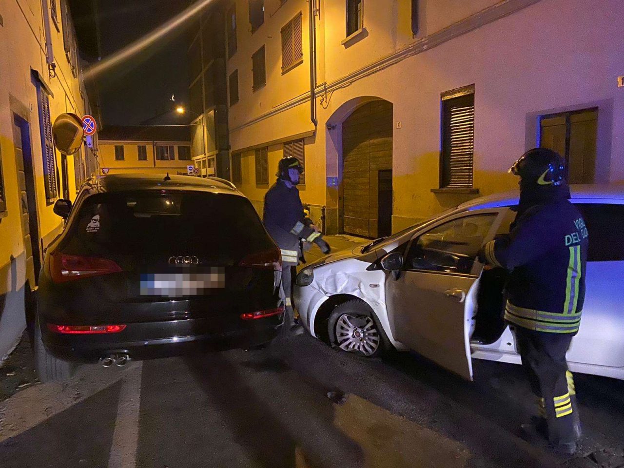 Perde il controllo e si schianta, paura per un bimbo di 4 anni