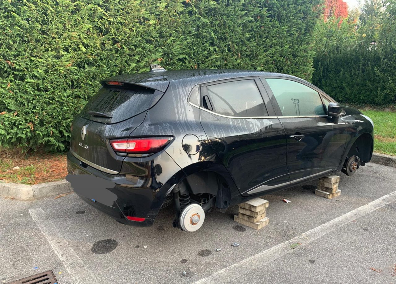 Torna l’incubo delle auto cannibalizzate FOTO