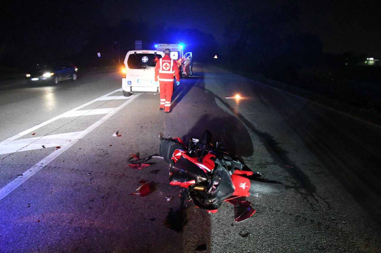 Scontro sulla Sp13, trasportato al Niguarda motociclista 44enne FOTO VIDEO