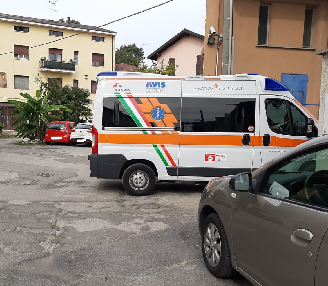 Malore a scuola, una 16enne finisce in ospedale