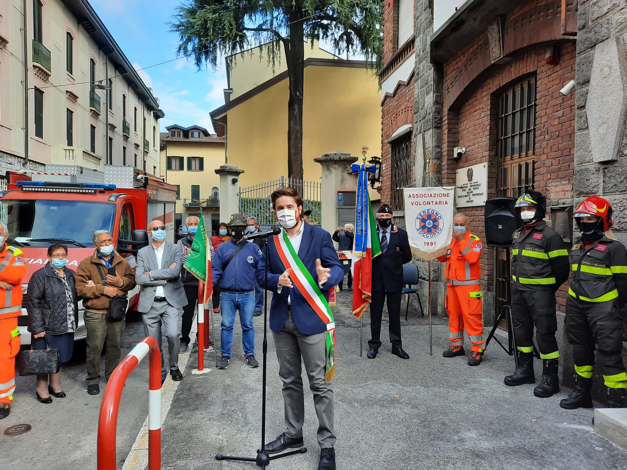 Seregno monumento per Vigili del fuoco pompieri
