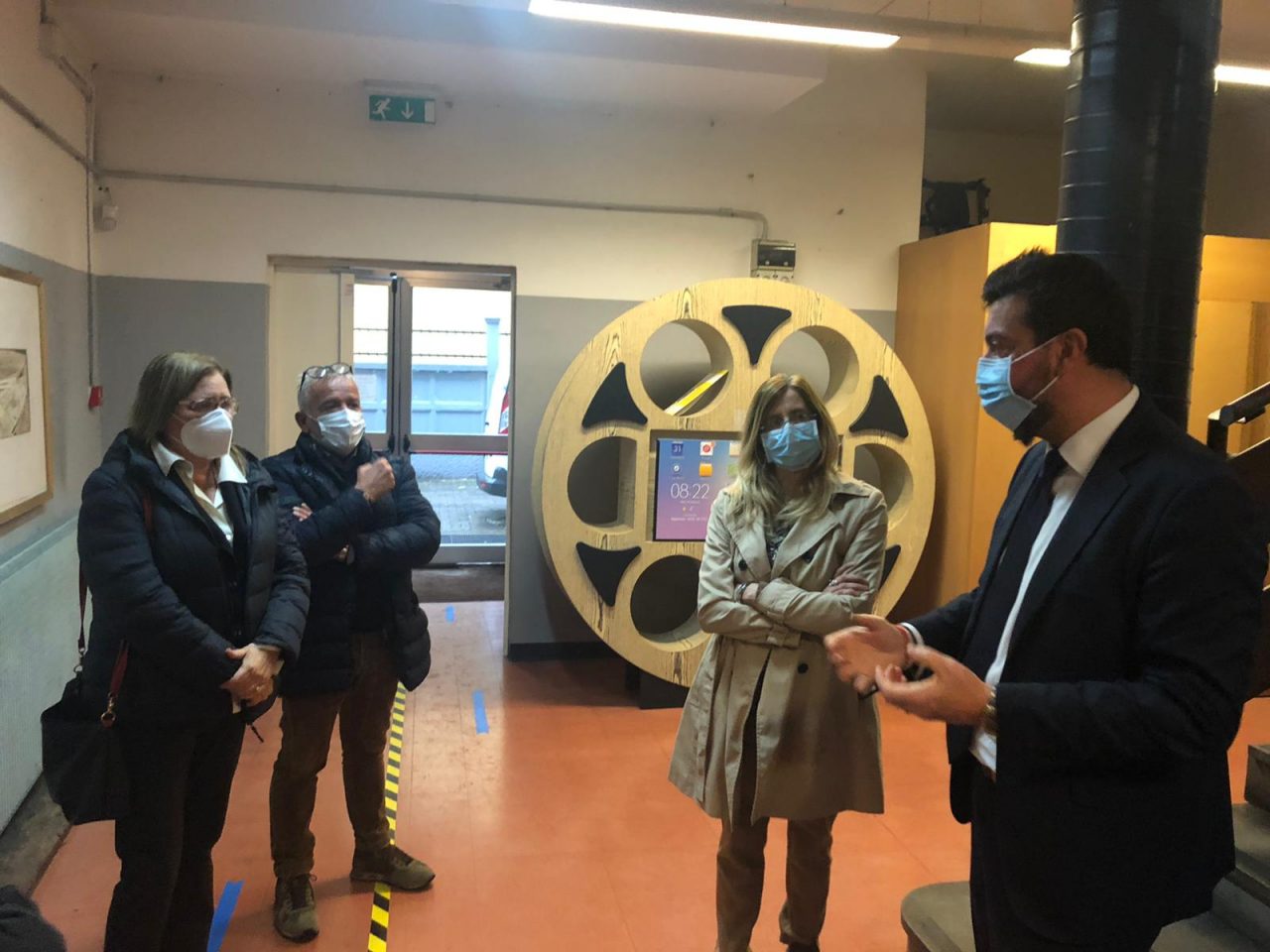 Didattica a distanza: l’onorevole in visita al “Meroni” di Lissone