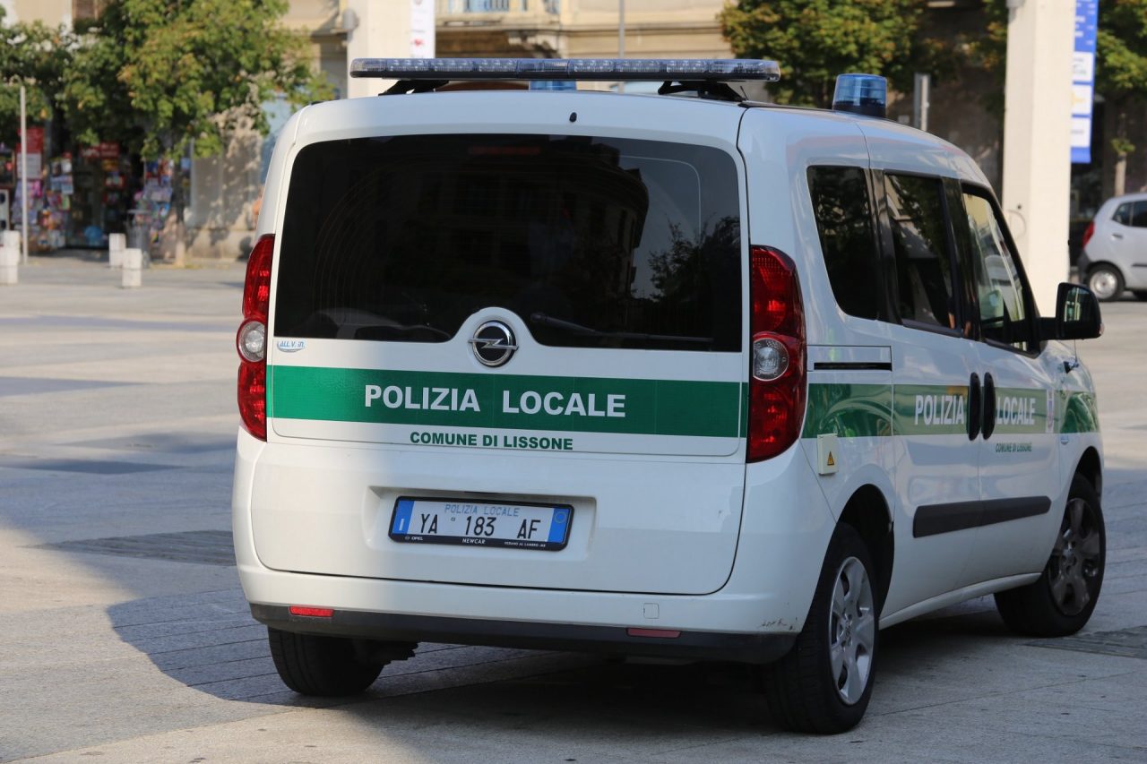 Ciclista investito, paura per un 80enne