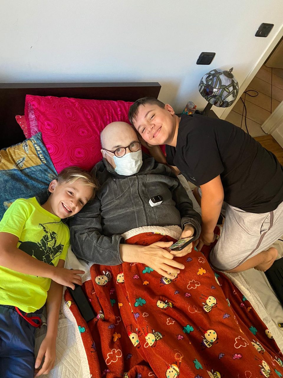 Gli auguri speciali al nonno colpito da quattordici infarti
