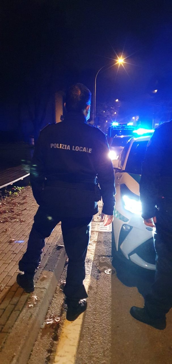 Polizia locale in servizio in orario notturno nelle zone della movida