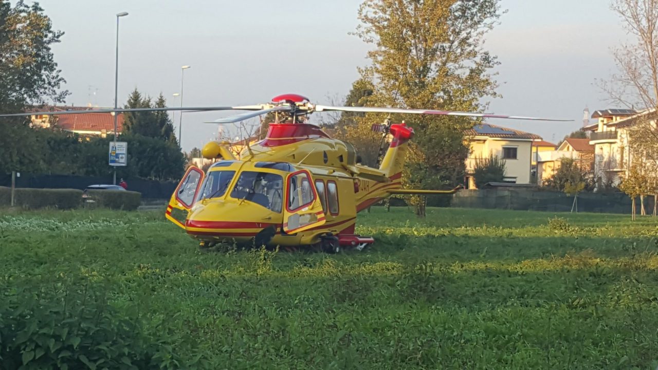 Si sente male al maneggio, grave 48enne