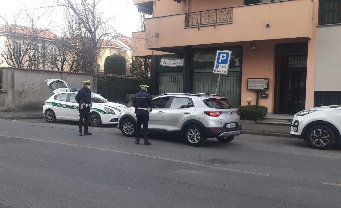 Controlli anti-assembramento, quattordici sanzioni
