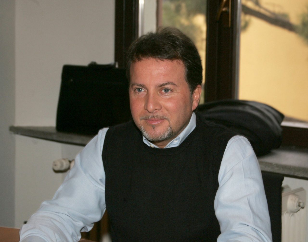 Violenze sessuali sulle stagiste, condannato a 8 anni l’ex assessore Covella