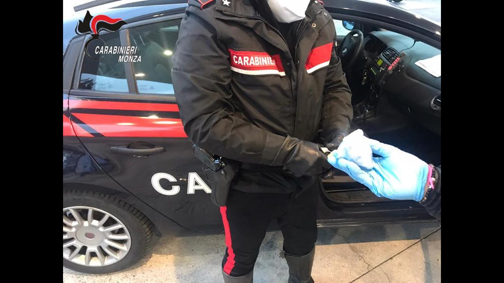 Arrestato 61enne, droga in auto e positivo al Covid