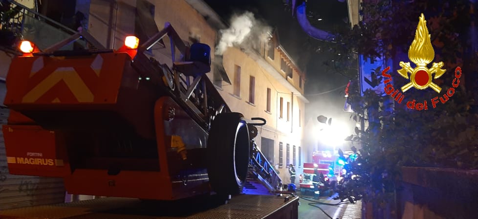 Biassono, incendio in una cucina