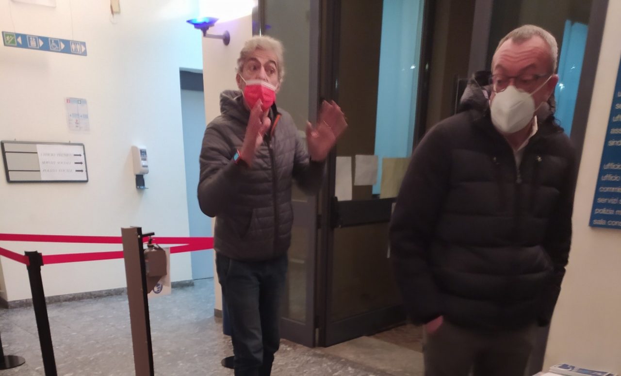 “Che c… vuoi?”, “Vergognatevi”: baruffa in Consiglio comunale VIDEO