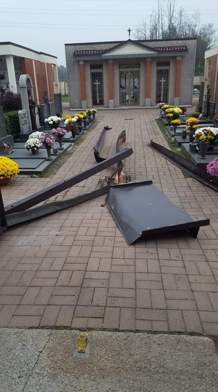 Tornano i ladri di rame, colpo al cimitero
