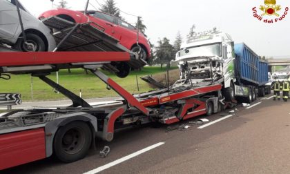 Incidente sulla Tangenziale Est, coinvolti due mezzi pesanti - VIDEO