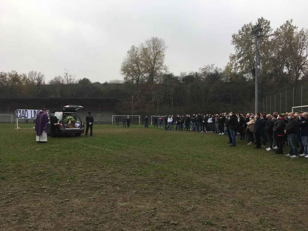In centinaia per l’ultimo saluto a Lino Di Leo