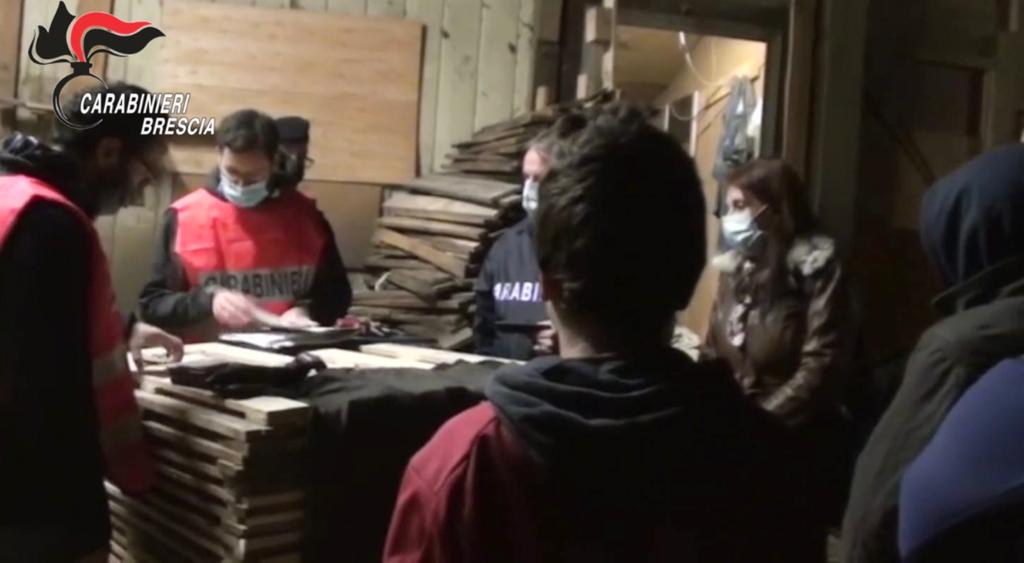 Usmate: manodopera irregolare sfruttata per raccolta e rivendita di pallet FOTO VIDEO