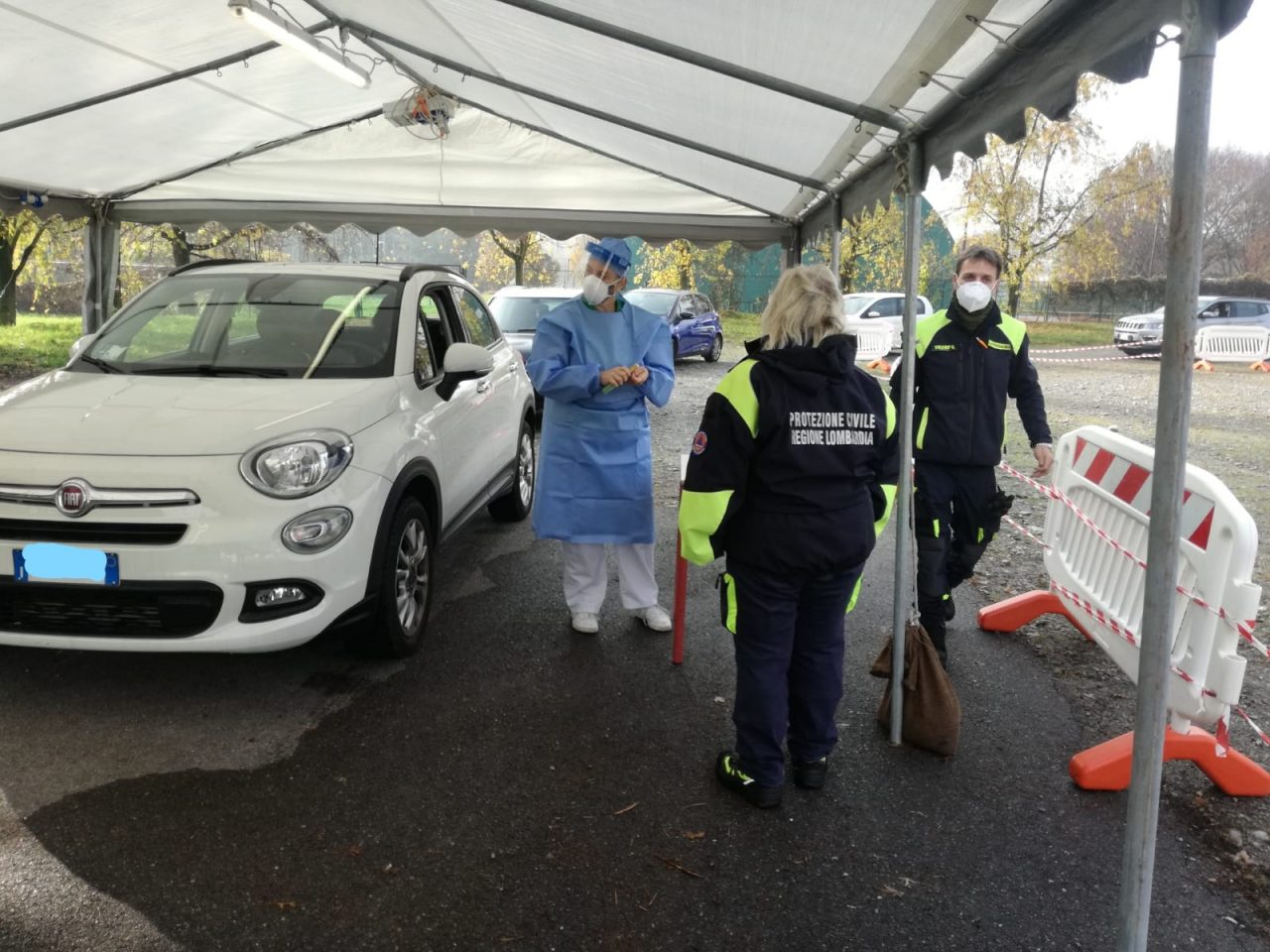 La pandemia molla la presa, sospeso il punto tamponi a Besana