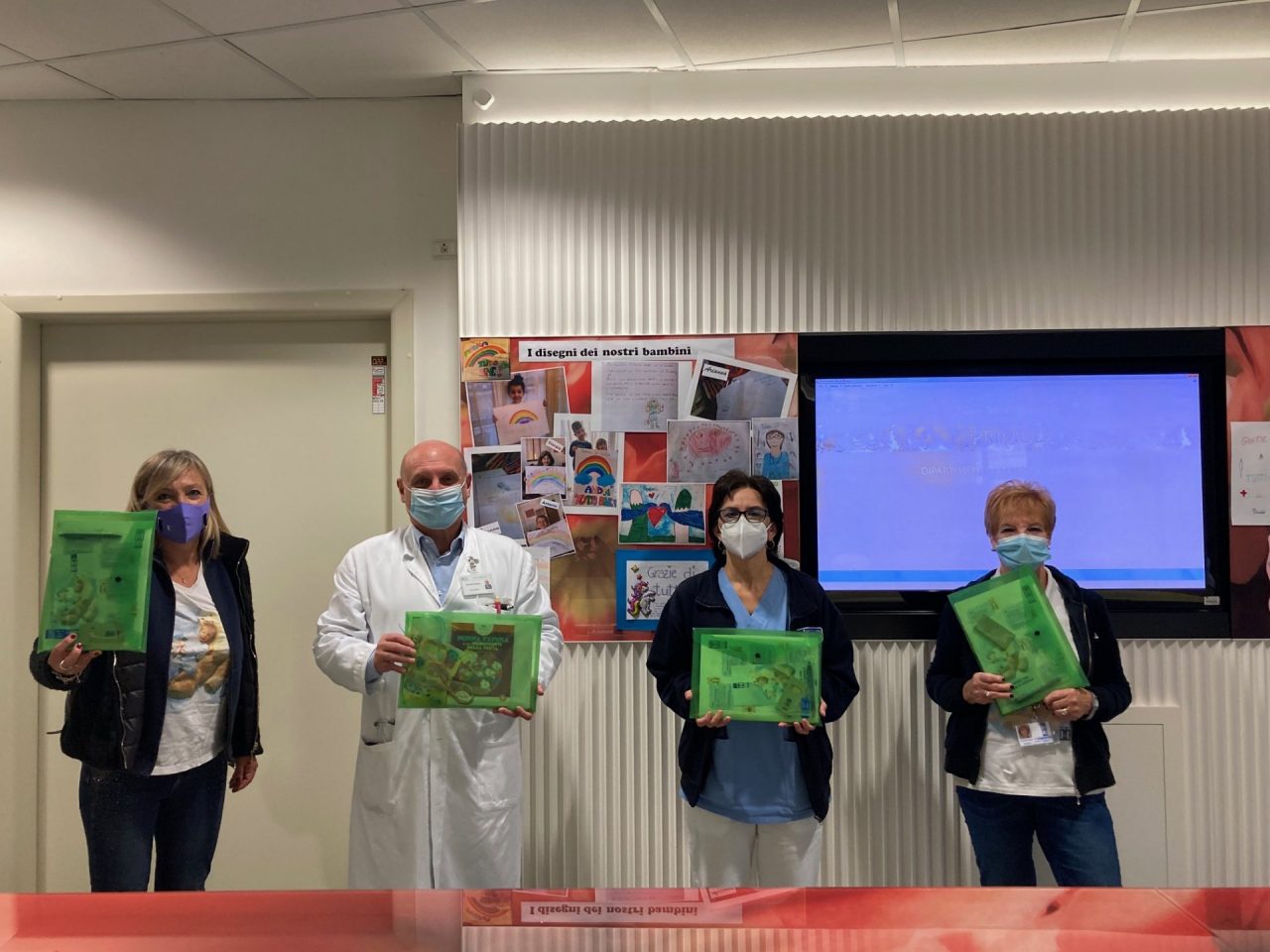 Libri, giochi e colori per i bimbi ricoverati in ospedale