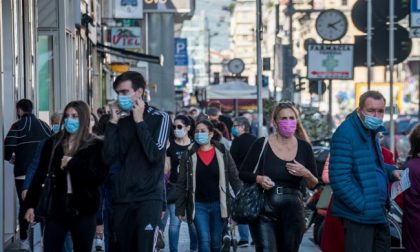 Da oggi, 28 giugno, stop alle mascherine all'aperto