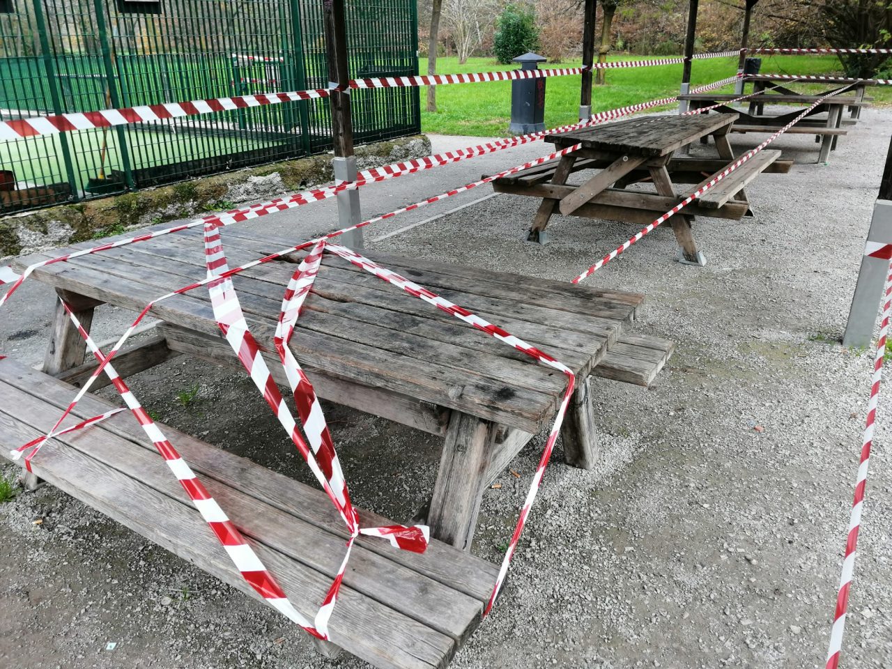 Rischio Covid: chiuso il chiosco nel parco di Seregno FOTO