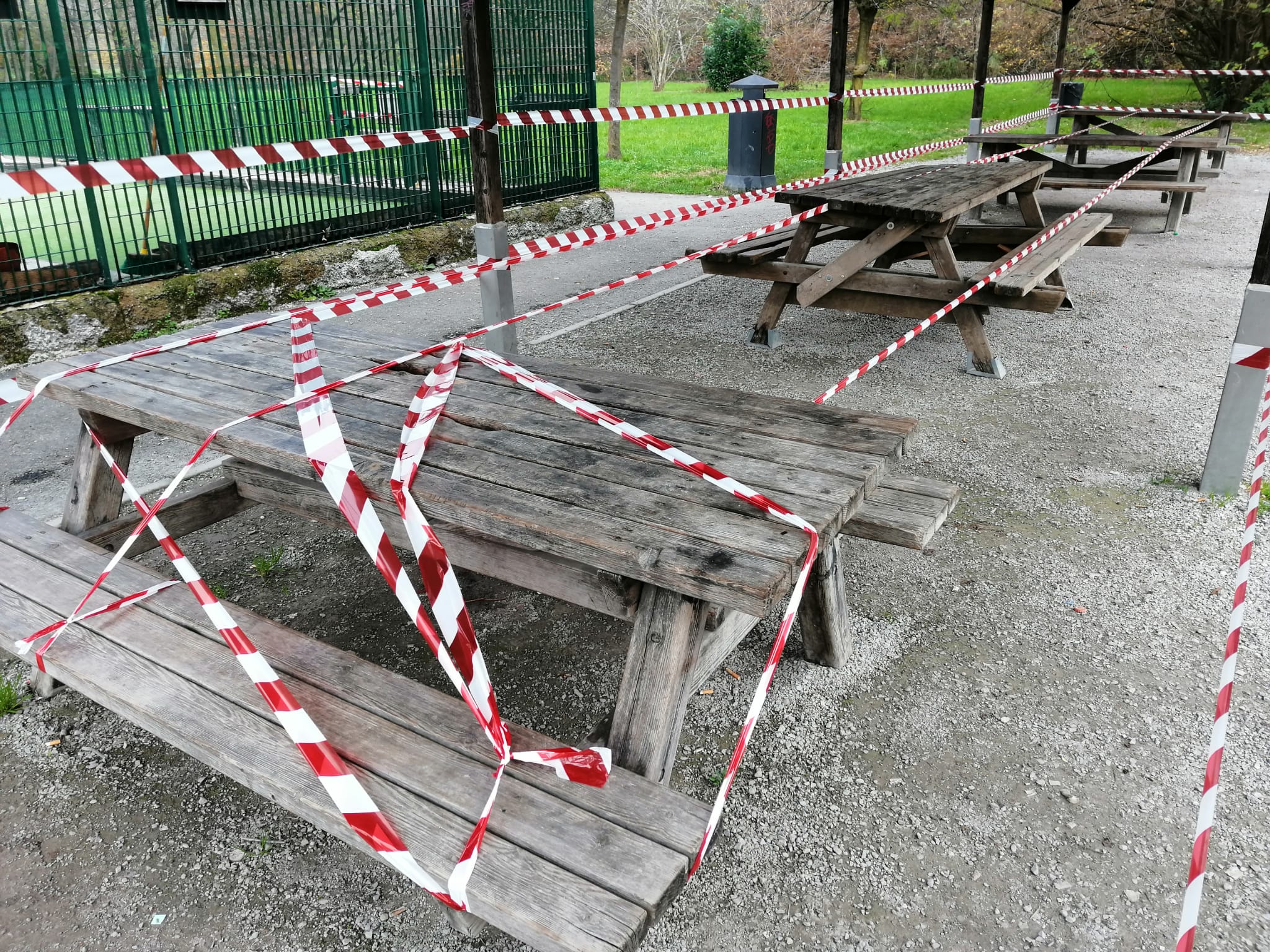 Rischio Covid Chiuso Il Chiosco Nel Parco Di Seregno Foto Prima Monza