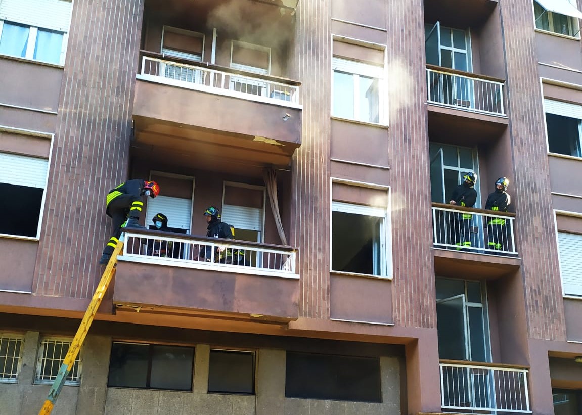 Pompieri in centro per un pentolino sul fuoco FOTO