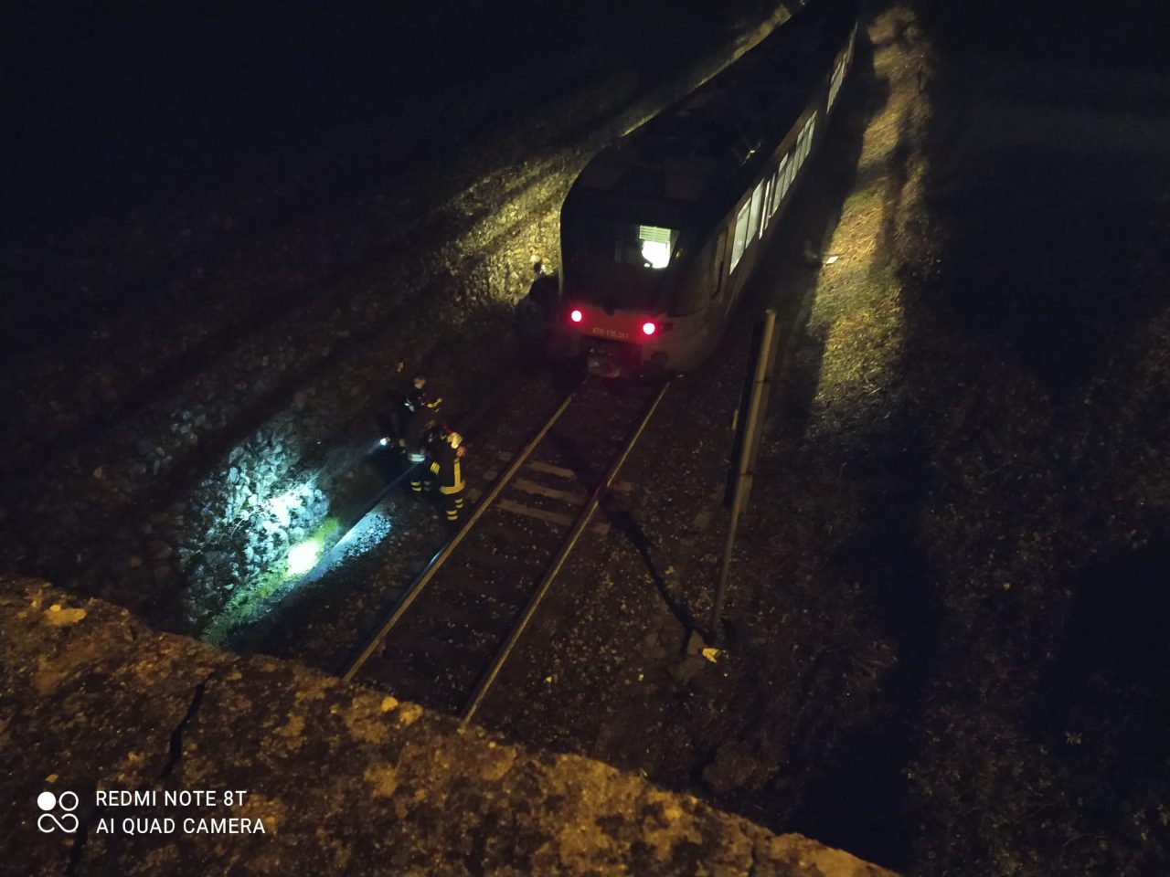 Tragedia sui binari: donna travolta da un treno