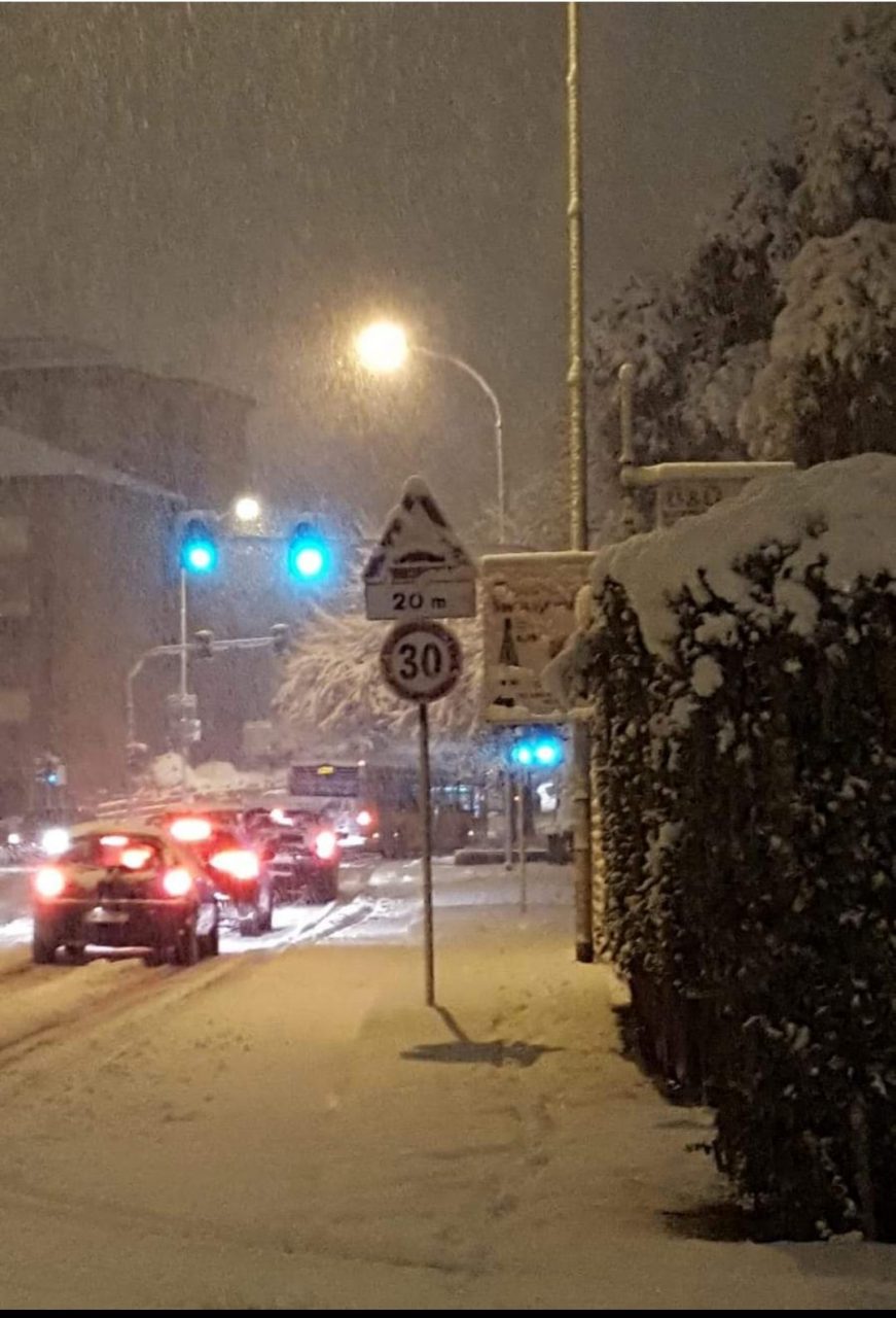 Traffico difficoltoso a Monza, il Comune specifica: “Molte auto senza gomme da neve e catene”