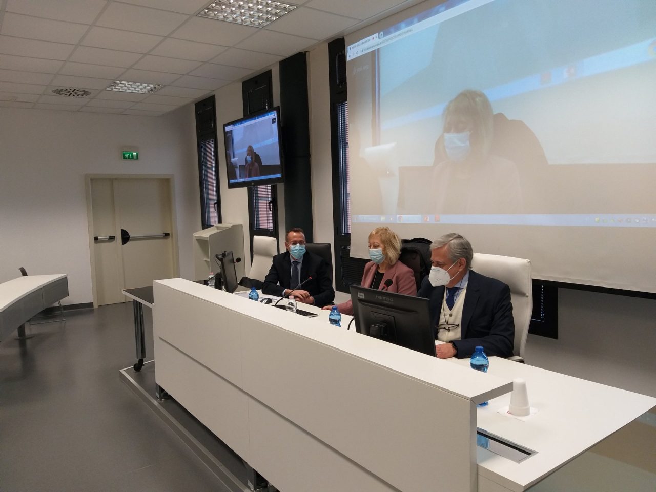 Il Prefetto in Ospedale a Vimercate per dire grazie a medici e infermieri FOTO