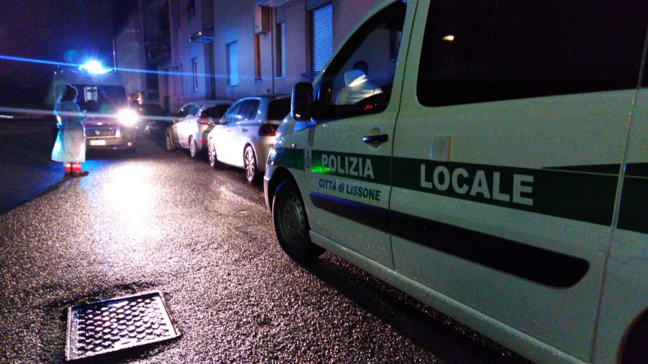 Pirata della strada: 17enne investito finisce in ospedale