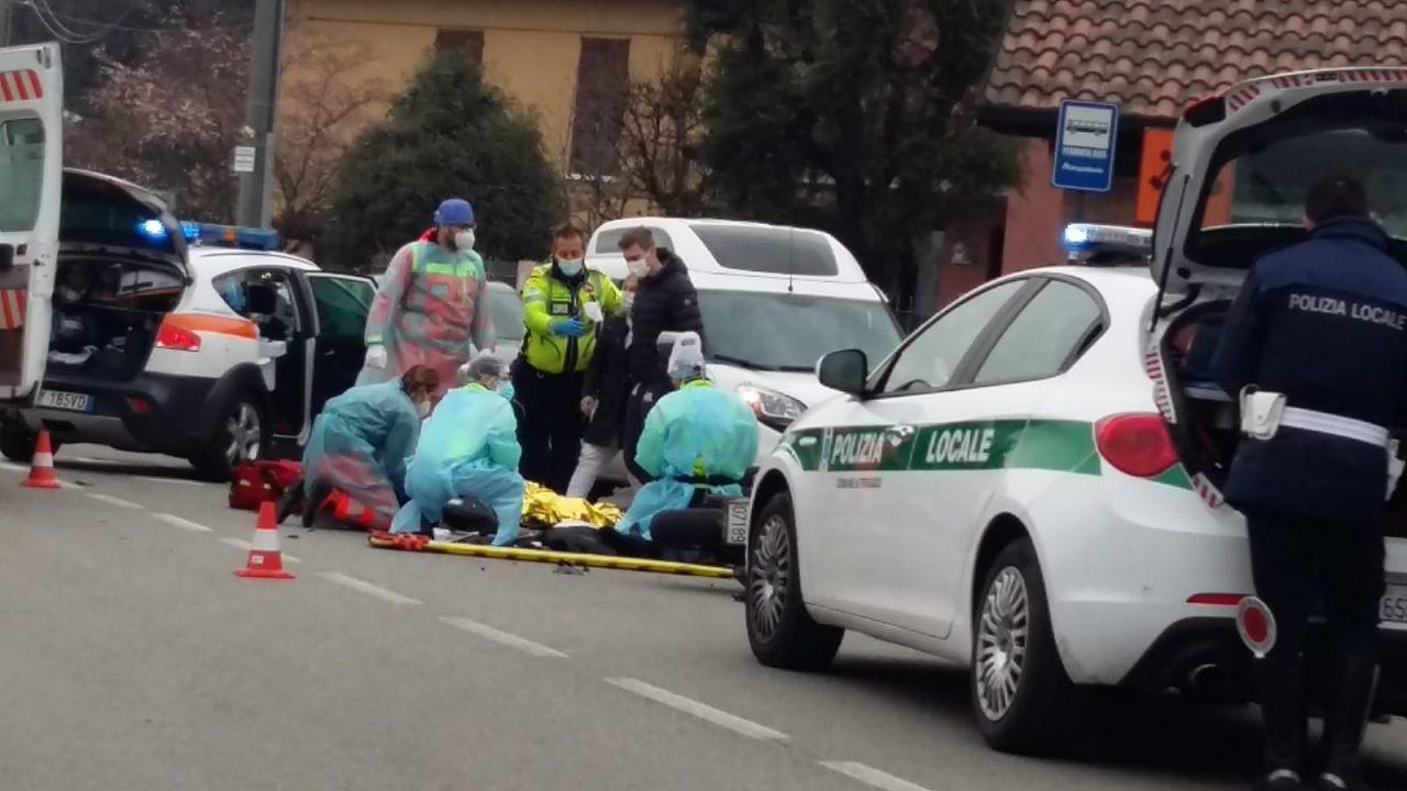 Triuggio: scontro auto moto in via Diaz, soccorso un 52enne