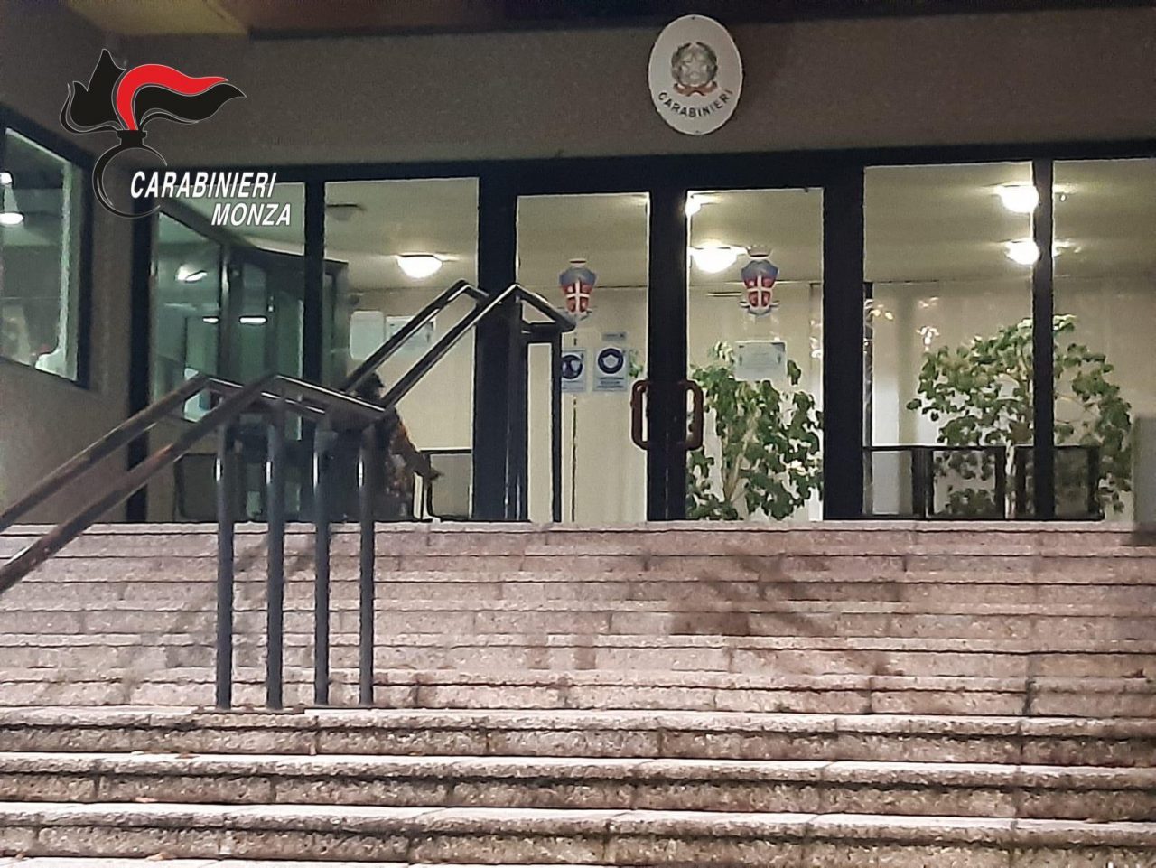 Minaccia con il coltello il nuovo compagno della ex: arrestato stalker 50enne
