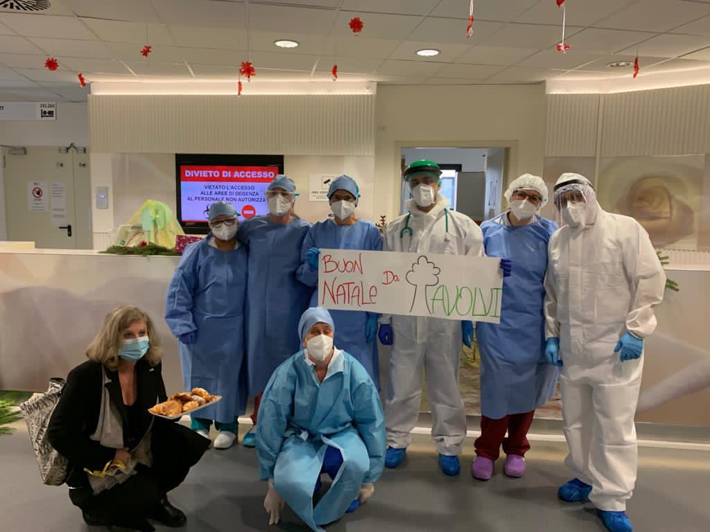 Avolvi regala un dolce Natale a medici e infermieri