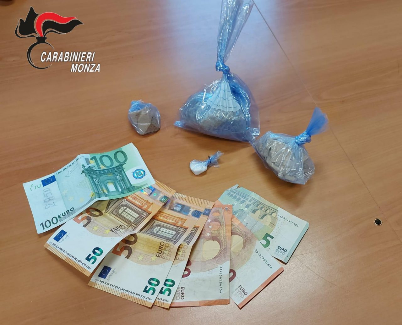 Rifornimento di droga prima del lockdown: arrestati con 200 grammi di eroina