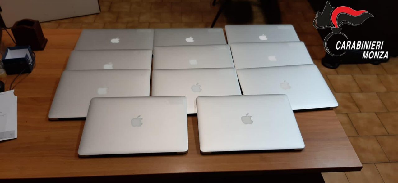 Furto di 44 computer a scuola, arrestati padre e figlio