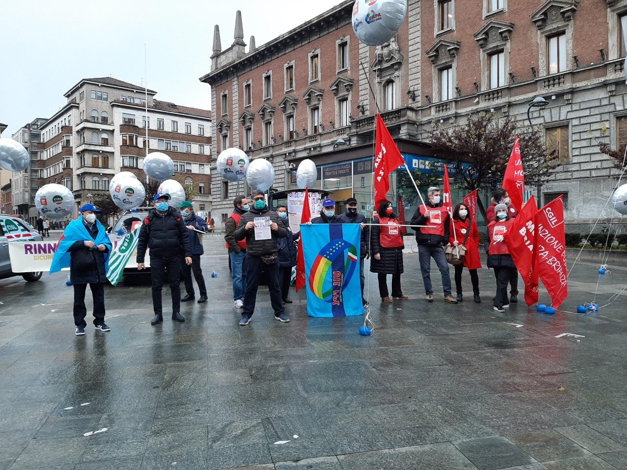 Sciopero dei dipendenti della pubblica amministrazione: presidio in piazza Trento e Trieste