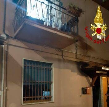 Incendio in un appartamento a Busnago: intervengono i Vigili del fuoco