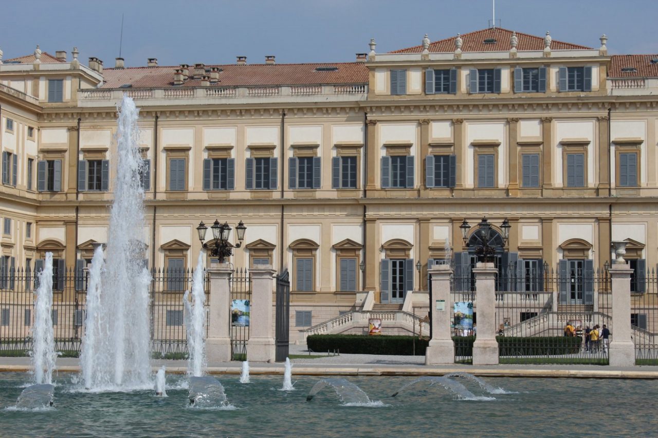Il docente monzese propone Pride e Museo LGBT in Villa Reale. La Lega “No grazie”