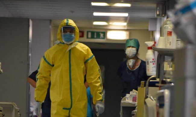 In Lombardia scoperta e isolata la variante nigeriana del Covid