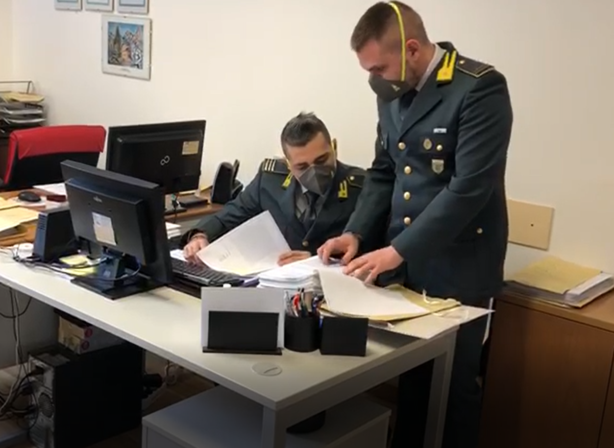 Scoperto un giro di fatture false per 5 milioni