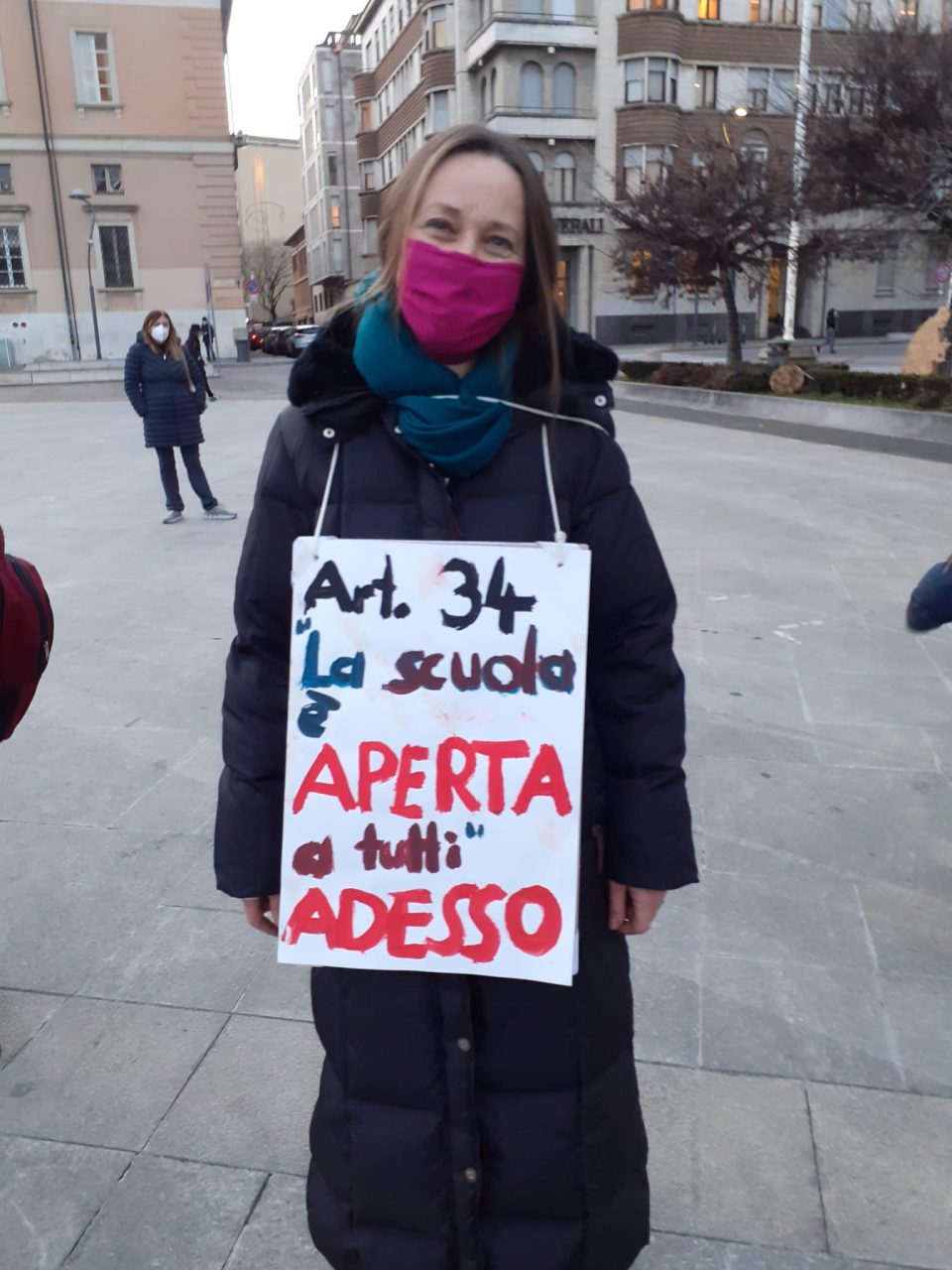 La scuola a Monza protesta contro la Dad – VIDEO