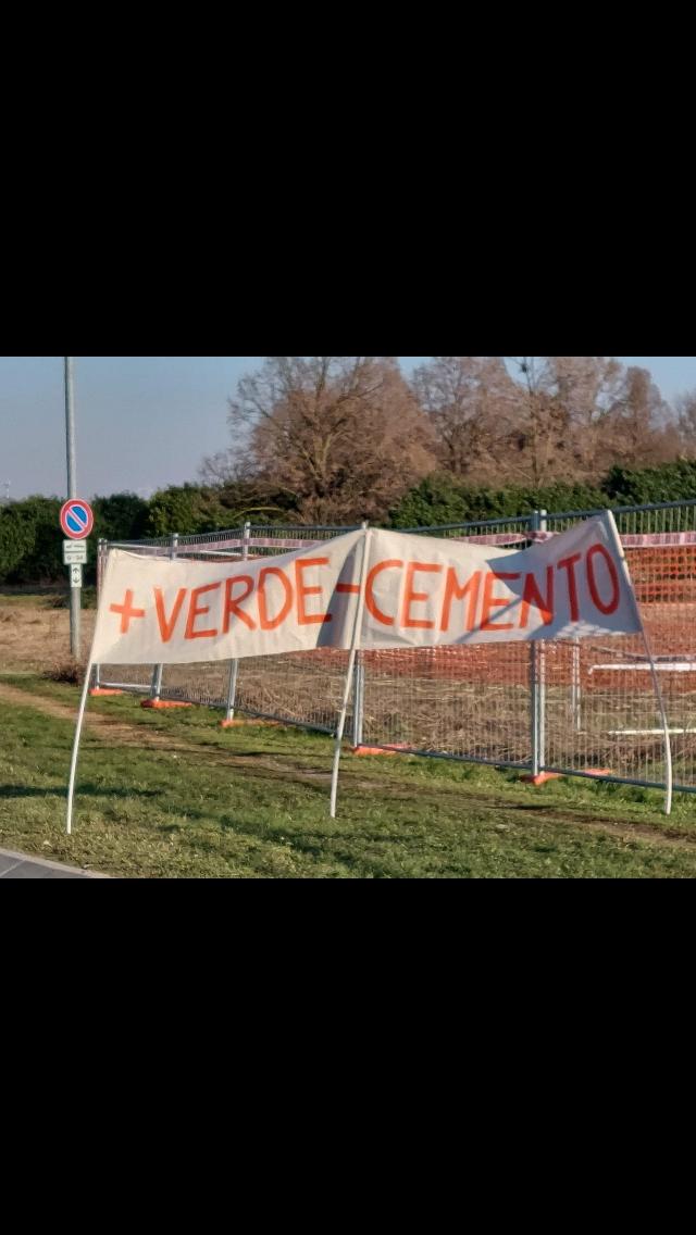 Flash mob per dire “Stop al consumo di suolo”