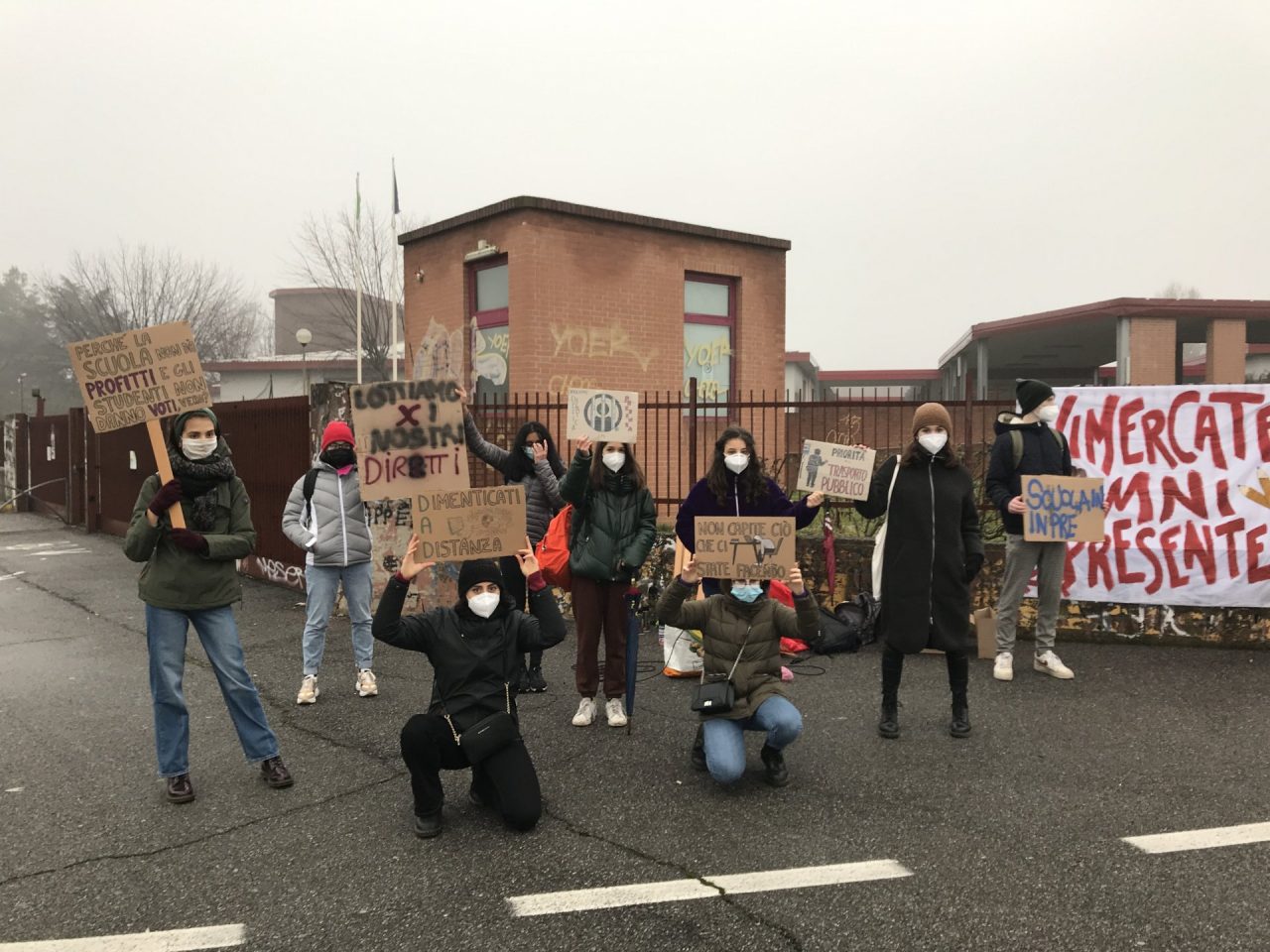 Scuole superiori chiuse, la protesta dell’Omnicomprensivo
