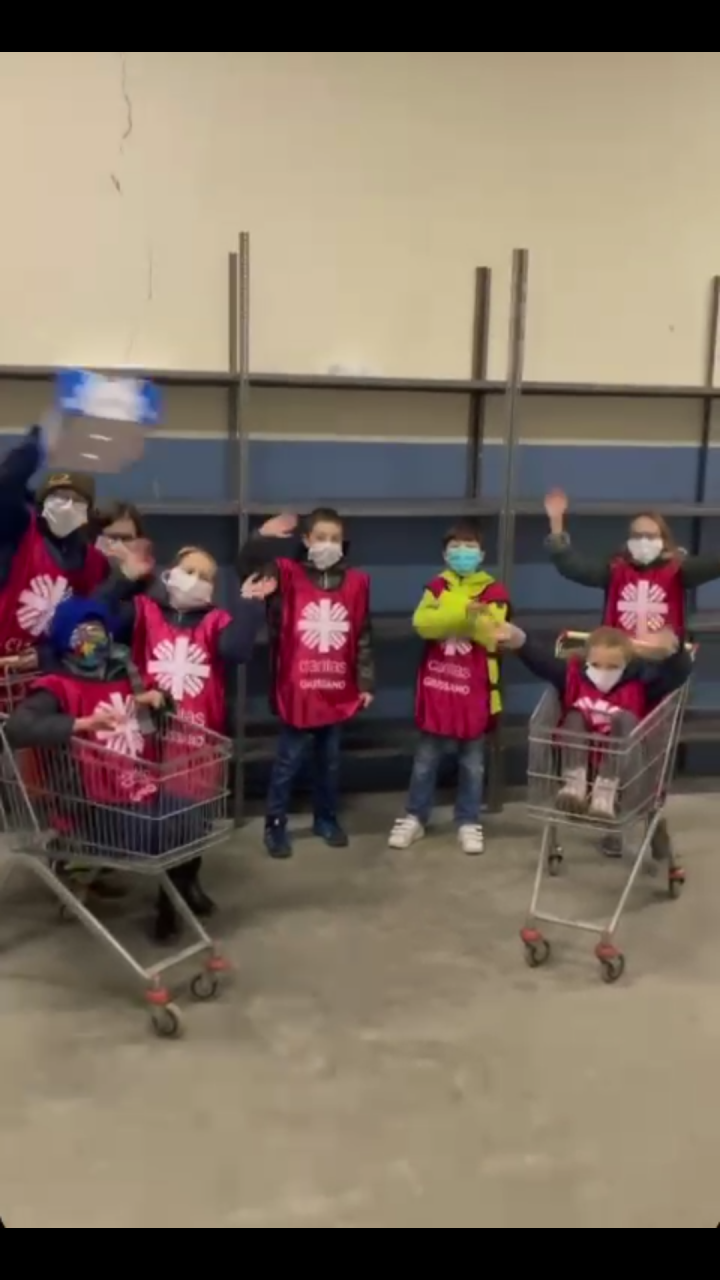 Giussano, piccoli volontari aiutano la Caritas