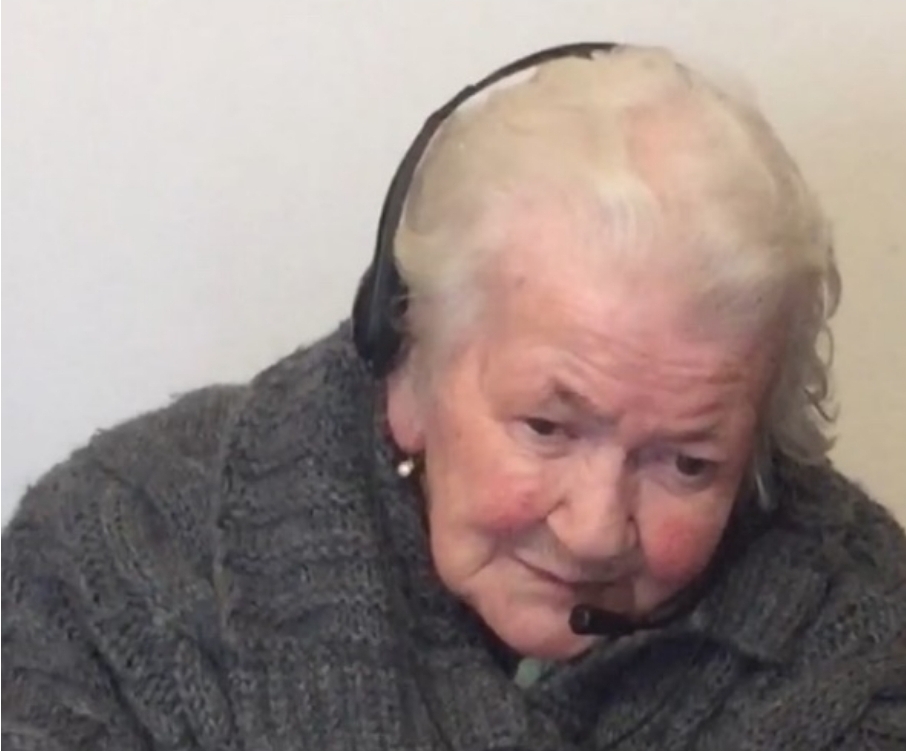 Tanti auguri nonna Camilla “ades in cent”