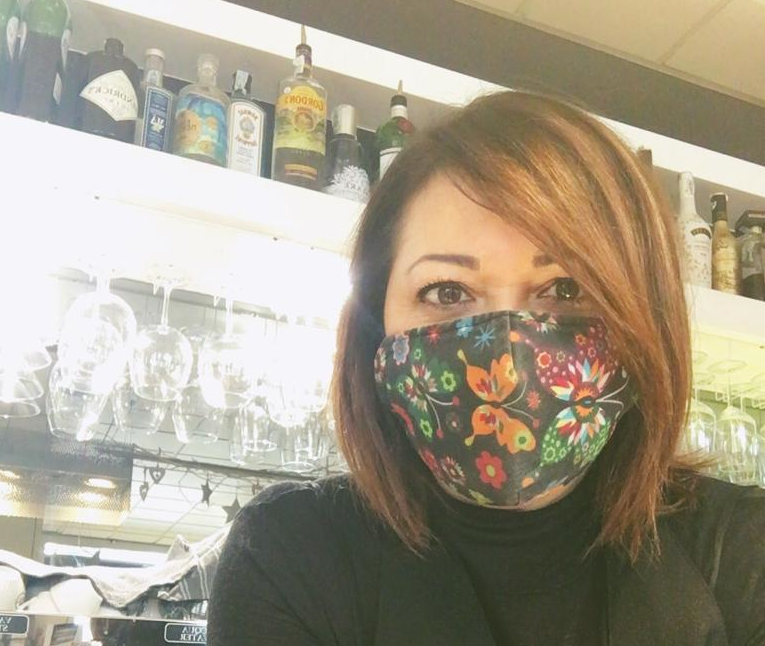 Troppa gente fuori dal bar in centro: locale chiuso e multato