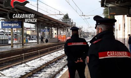 Tenta una rapina con pistola finta sul treno: denunciato minorenne seregnese