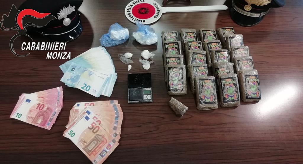 Non si ferma all’Alt, 20enne aveva oltre due chili di droga