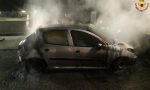 Auto a fuoco nella notte a Monza