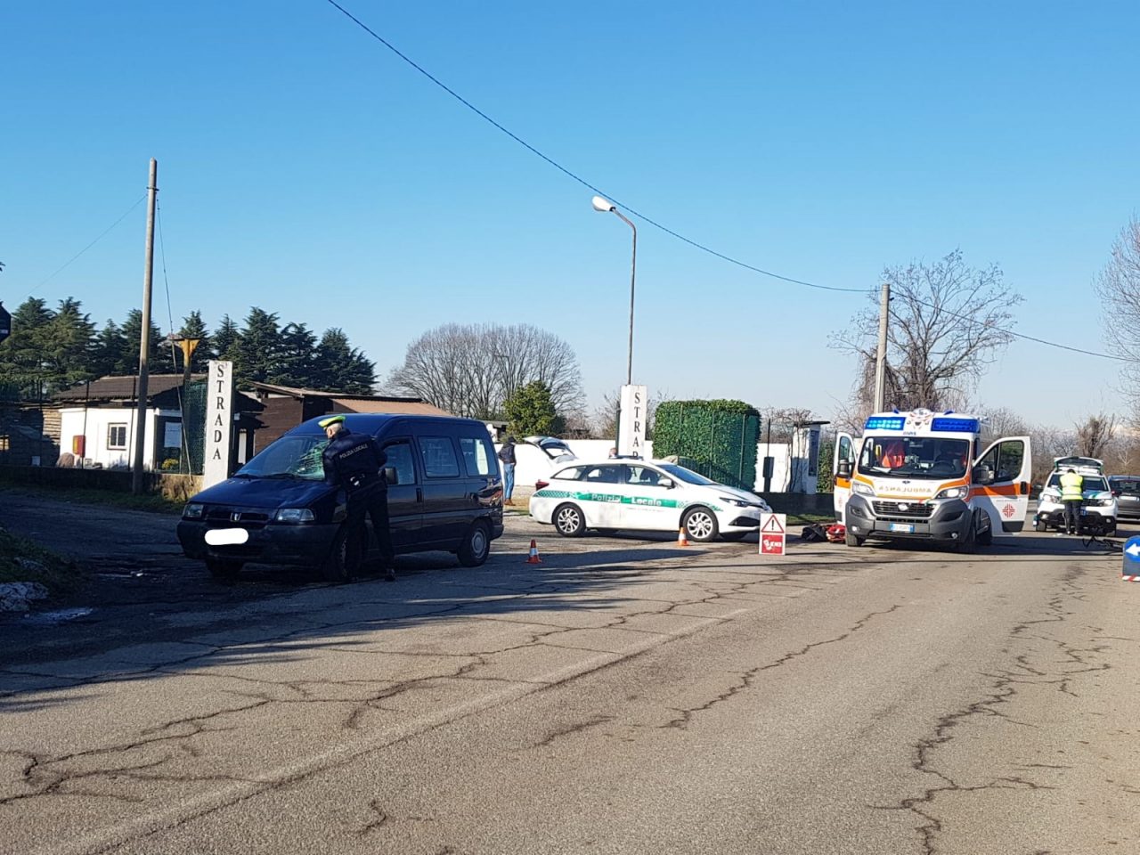 Ciclista investito a Carate e trasferito d’urgenza al Niguarda FOTO